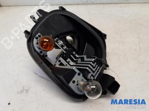 Lampeholder PEUGEOT 208 I (CA_, CC_) 1.2 VTI 82 (82 hp) 31509063