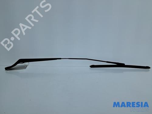 Used Front windshield wiper arm Front windshield wiper arm 39150020 39150020