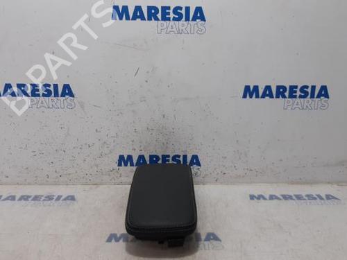 Bracciolo centrale RENAULT LAGUNA III (BT0/1) 2.0 16V (BT05, BT0F, BT0W) (140 hp) 31409546