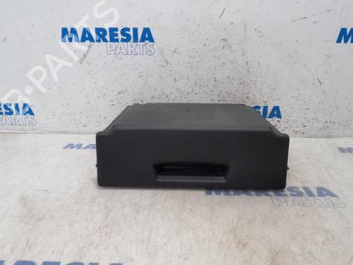 Used Cup/Object holder RENAULT GRAND SCÉNIC III (JZ0/1_) 1.6 dCi (JZ00, JZ12) (130 hp) 31481468