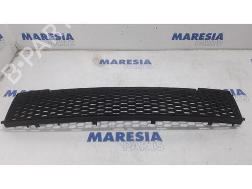 Used Grille FIAT 500 (312_) 0.9 (312AXG1A, 312.AXG11) (86 hp) 31508678