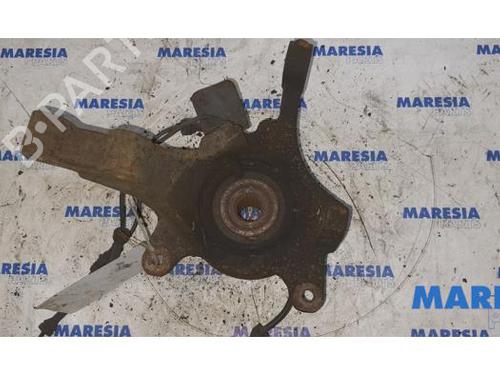 Used Right front steering knuckle RENAULT LAGUNA I (B56_, 556_) 1.8 16V (B563, B564) (120 hp) 31521714