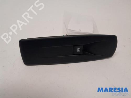 switch-renault-megane-iii-coupe-dz01_-2008-2009-2010-2011-2012-2013-2014-2015-2016-31454350 main image