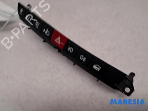 Advarselsbryter FIAT 500L (351_, 352_) 1.4 (199LYF1B) (120 hp) 31516708