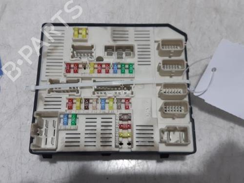 Used Fuse box RENAULT MEGANE III Hatchback (BZ0/1_, B3_) 1.5 dCi (106 hp) 31476465