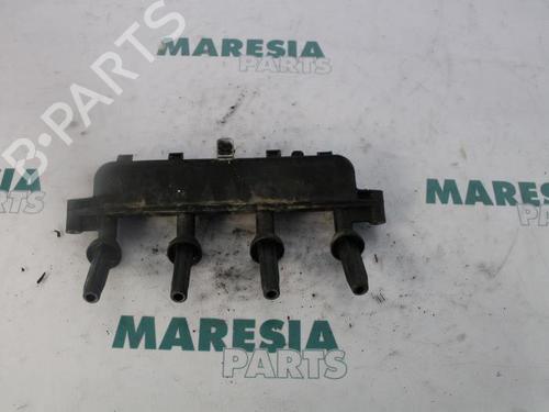 Used Ignition coil PEUGEOT 206 Hatchback (2A/C) 1.4 i (75 hp) 31510488