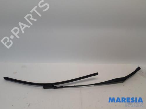 Used Front windshield wiper arm ALFA ROMEO GIULIETTA (940_) 1.8 TBi (940FXR11) (241 hp) 31512608