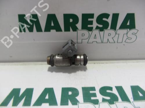 Used Injector RENAULT ESPACE III (JE0_) 2.0 (139 hp) 31388763