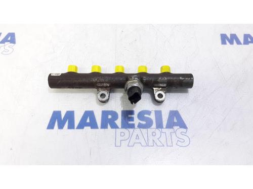Used Injection rail RENAULT CLIO III (BR0/1, CR0/1) 1.5 dCi (88 hp) 31535300