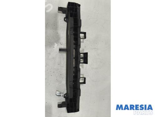 Used Rear bumper reinforcement Rear bumper reinforcement RENAULT CLIO IV (BH_) 0.9 TCe 90 (BHNF, BHMA, BHMH, BHJK, BHJR) (90 hp) 40235634 40235634