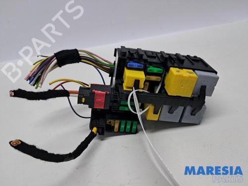 Used Fuse box CITROËN C4 Grand Picasso II (DA_, DE_) 1.6 THP 165 (165 hp) 31420927