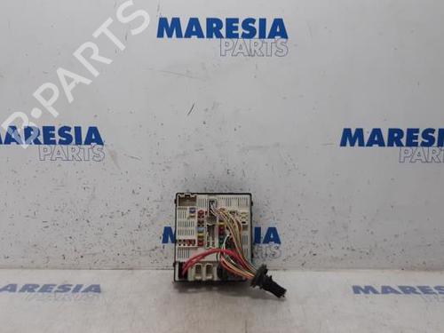 Used Fuse box RENAULT LAGUNA III (BT0/1) 2.0 16V (BT05, BT0F, BT0W) (140 hp) 31444508