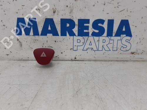 Used Warning switch PEUGEOT EXPERT Van (VF3A_, VF3U_, VF3X_) 2.0 HDi 140 (136 hp) 31536902