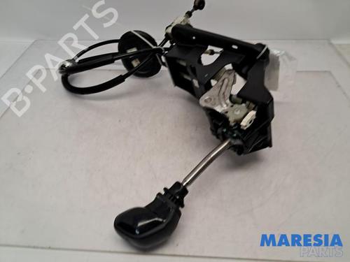 Used Gear lever CITROËN C4 CACTUS 1.2 VTi 82 (82 hp) 31406460