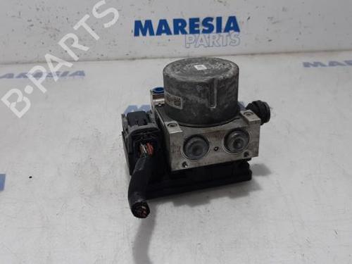 Used ABS pump RENAULT TRAFIC III Van (FG_) 1.6 dCi 145 (FGMG) (145 hp) 31532388