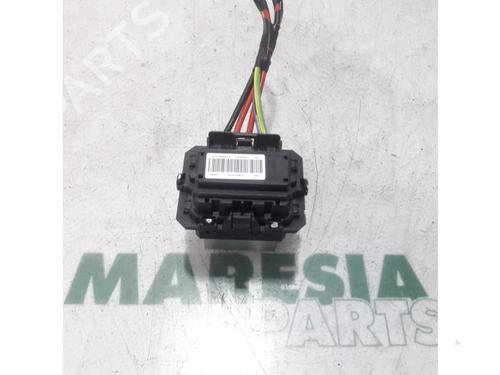 Used Electronic sensor PEUGEOT 208 I (CA_, CC_) 1.0 VTi (68 hp) 31534636