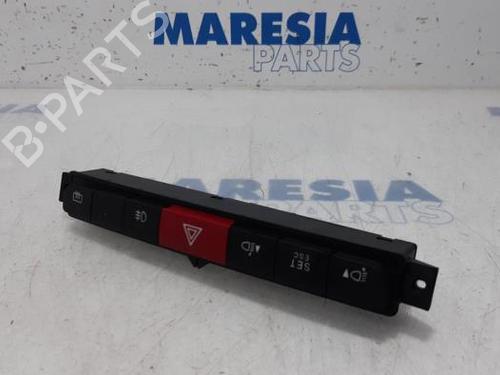Used Warning switch OPEL COMBO Box Body/MPV (X12) 1.4 (B05) (95 hp) 31533176