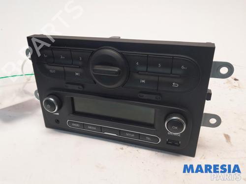 Used Radio RENAULT TWINGO III (BCM_, BCA_) 1.0 SCe 70 (71 hp) 31464853