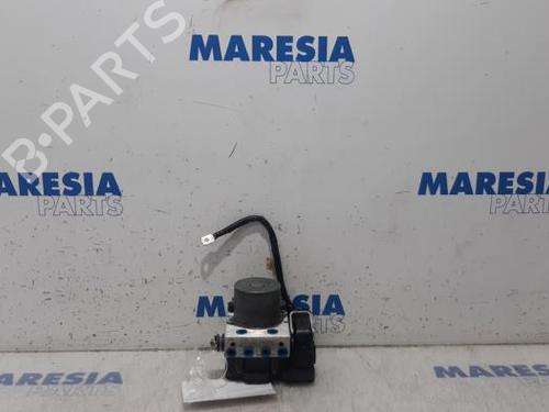 Used ABS pump RENAULT KANGOO Express (FW0/1_) 1.5 dCi 90 (FW0G, FW05, FW08, FW11) (90 hp) 31487307