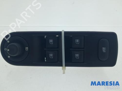 Used Switch Switch RENAULT CAPTUR I (J5_, H5_) 0.9 TCe 90 (90 hp) 39725982 39725982