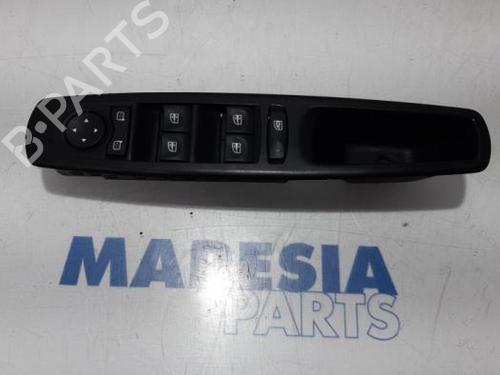 Used Switch RENAULT SCÉNIC III (JZ0/1_) 1.4 16V (JZ0F, JZ1V) (131 hp) 31505201