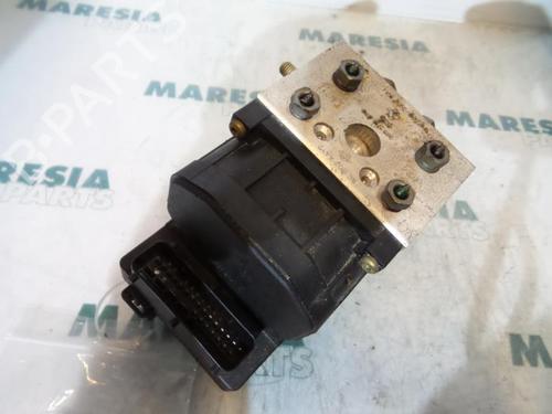 Used ABS pump RENAULT CLIO II (BB_, CB_) 1.4 16V (B/CB0P, BB13) (98 hp) 31483272