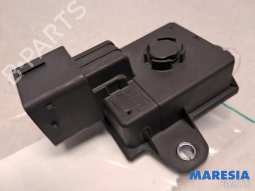 Used Electronic sensor PEUGEOT 308 SW II (LC_, LJ_, LR_, LX_, L4_) 1.2 THP 110 (110 hp) 31408154