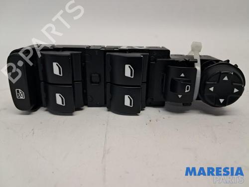 Used Switch OPEL CORSA F (P2JO) 1.2 (68) (131 hp) 31530063