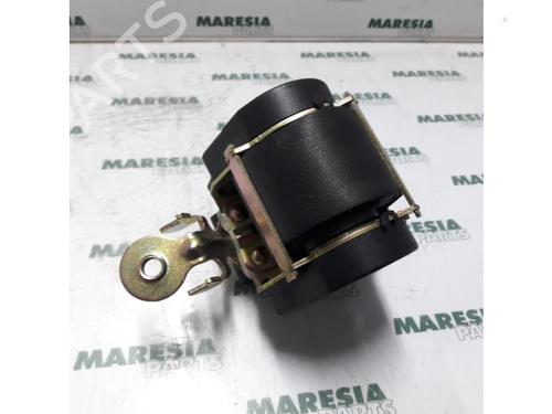 front-right-seatbelt-renault-megane-ii-estate-km01_-2003-2004-2005-2006-2007-2008-2009-2010-2011-2012-31531214 main image