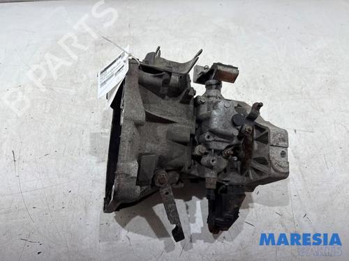 Caja de cambios Caja de cambios FIAT 500 C (312_) 1.2 (312CXA1A, 312AXA1A) (69 hp) 37524165 37524165
