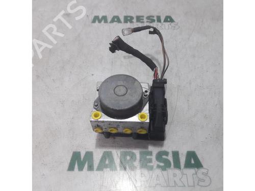 Used ABS pump RENAULT SCÉNIC II (JM0/1_) 1.6 16V (JM1R) (112 hp) 31426399