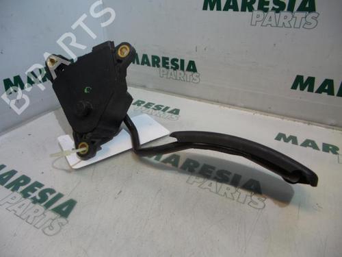 electronic-module-renault-megane-ii-bm01_-cm01_-2001-2002-2003-2004-2005-2006-2007-2008-2009-2010-2011-2012-31455067 main image