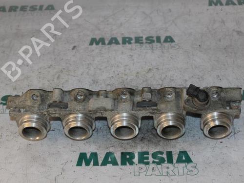 Einspritzleiste für LANCIA THESIS (841_) 2.0 Turbo (841AXA1B03) (185 hp) 31514427