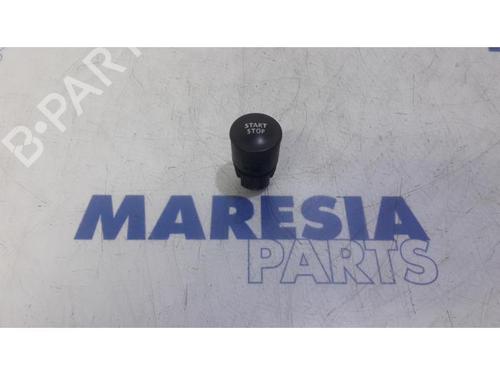 switch-renault-megane-iii-grandtour-kz01-2008-2009-2010-2011-2012-2013-2014-2015-2016-31402101 main image