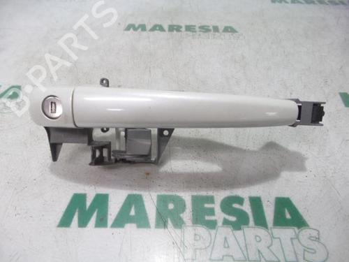 front-left-exterior-door-handle-peugeot-3008-i-mpv-0u_-2009-2010-2011-2012-2013-2014-2015-2016-2017-31444239 main image