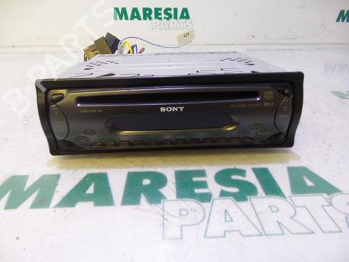 radio-renault-twingo-i-c06_-1993-1994-1995-1996-1997-1998-1999-2000-2001-2002-2003-2004-2005-2006-2007-2008-2009-2010-2011-2012-31486918 main image