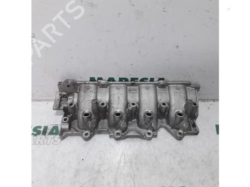 Used Injection rail RENAULT CLIO II (BB_, CB_) 1.4 16V (B/CB0P, BB13) (98 hp) 31522151