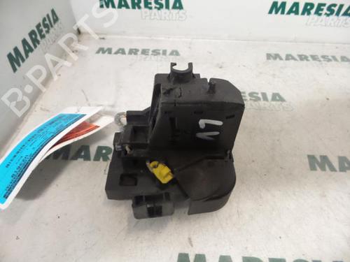 electronic-module-renault-scenic-i-mpv-ja01_-fa0_-1999-2000-2001-2002-2003-2004-2005-2006-2007-2008-2009-2010-31494142 main image