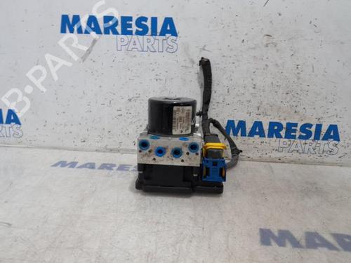 Used ABS pump RENAULT GRAND SCÉNIC III (JZ0/1_) 1.6 dCi (JZ00, JZ12) (130 hp) 31391681