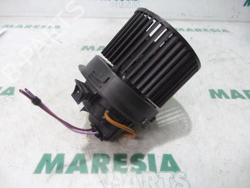 Used Heater blower motor RENAULT CLIO IV Grandtour (KH_) 0.9 TCe 90 (90 hp) 31527160