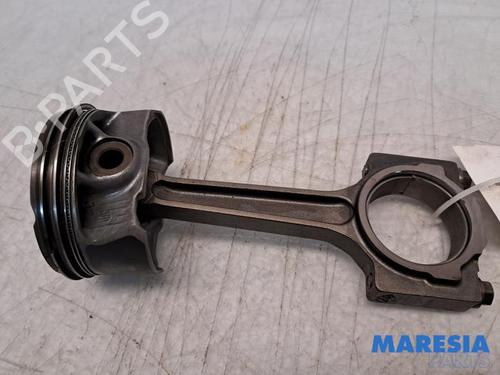 Andre Andre FIAT 500X (334_) 1.6 (334AXE1A) (110 hp) 33674467 33674467