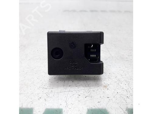 Used Control unit FIAT 500L (351_, 352_) 0.9 (199LYC1B) (105 hp) 31495179