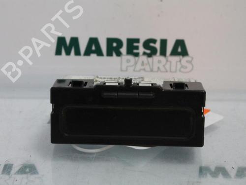 electronic-module-renault-megane-ii-bm01_-cm01_-2001-2002-2003-2004-2005-2006-2007-2008-2009-2010-2011-2012-31524055 main image