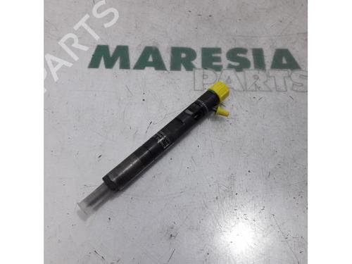 Used Injector RENAULT TWINGO II (CN0_) 1.5 dCi 90 (86 hp) 31520330