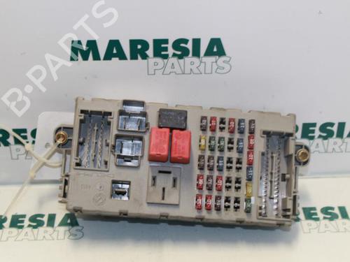 Used Fuse box FIAT PUNTO (188_) 1.9 DS 60 (188.031, .051, .231, .251) (60 hp) 31428925