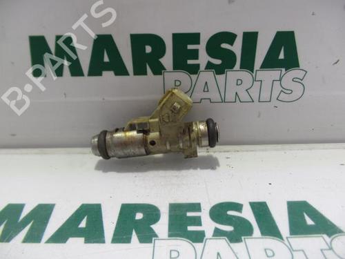 Used Injector PEUGEOT 206 Hatchback (2A/C) 1.4 i (75 hp) 31500957