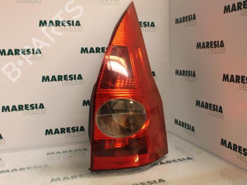 right-taillight-renault-megane-ii-estate-km01_-2003-2004-2005-2006-2007-2008-2009-2010-2011-2012-31470536 main image