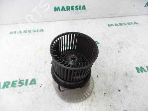 Used Heater blower motor PEUGEOT 208 I (CA_, CC_) 1.4 HDi (68 hp) 31536580