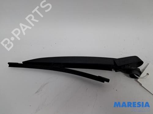 Used Rear windshield wiper arm Rear windshield wiper arm 38439127 38439127