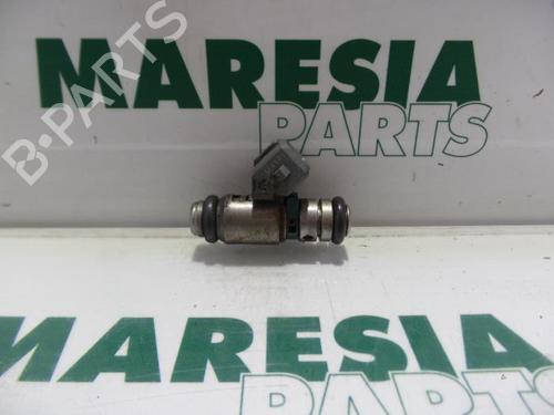 Used Injector RENAULT ESPACE III (JE0_) 2.0 16V (JE0N, JE0L, JE02) (140 hp) 31491845